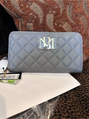 NWT Badgley Mischka Diamond Quilted Zip Around Long Wallet in gorgeous Grey!